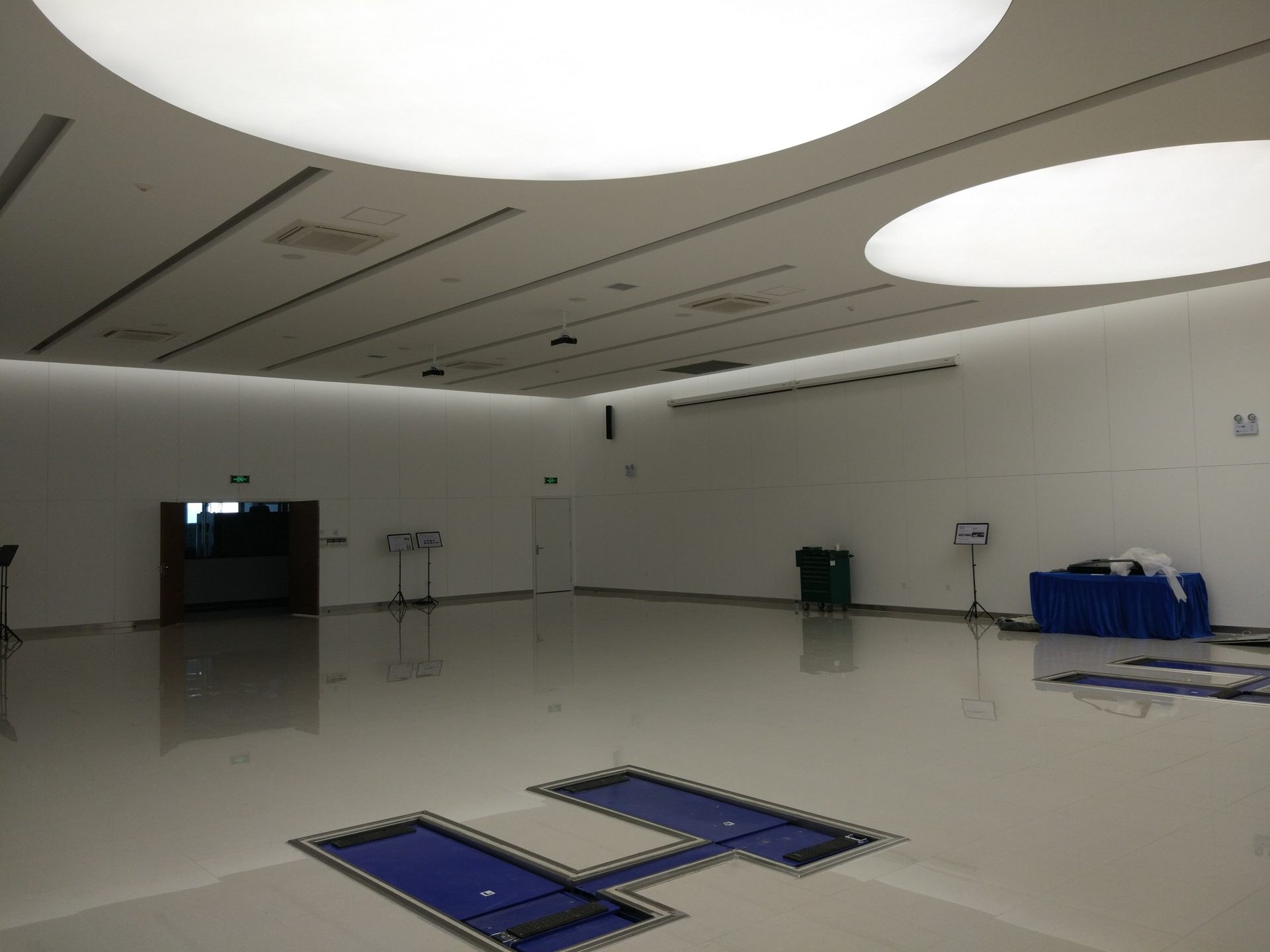 Beijing Hyundai 5th Factory Chongqing, China — interior by HDG