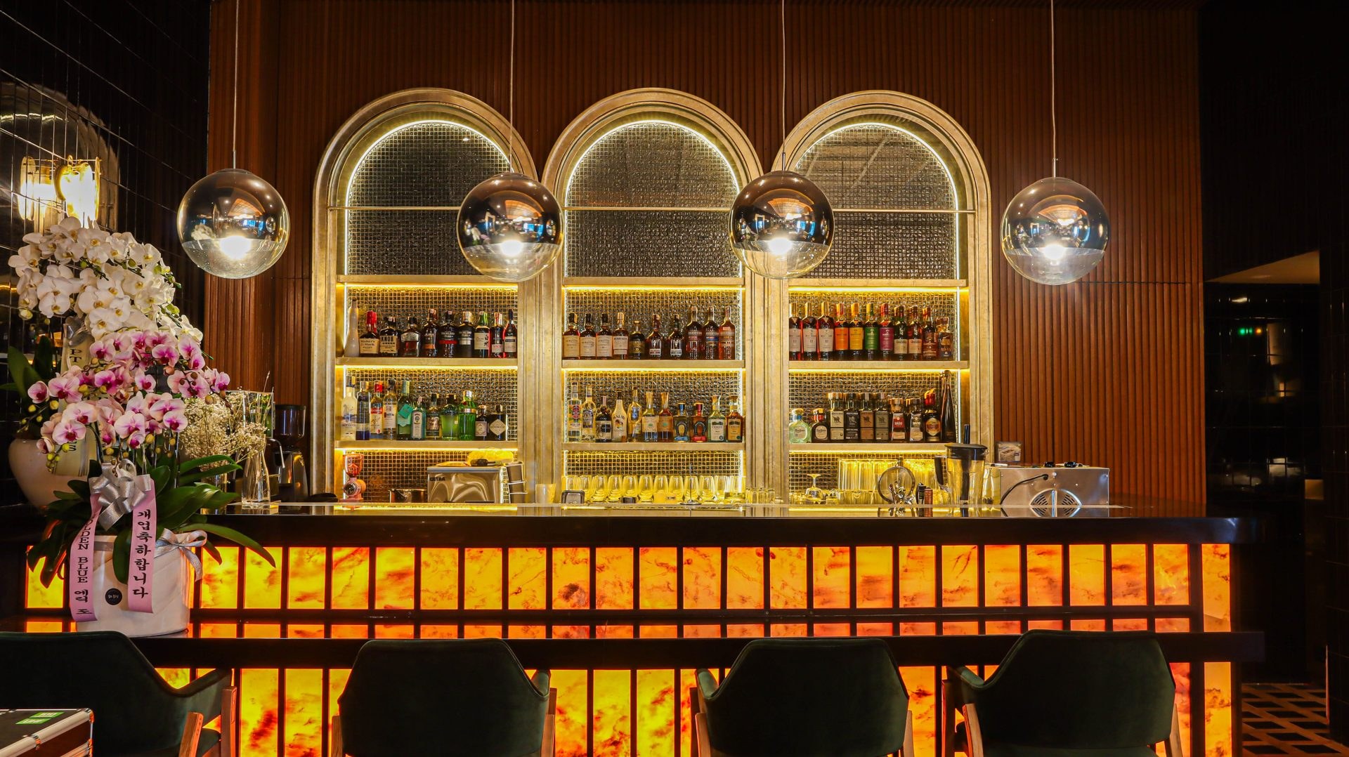 NUBE 9 Skylounge & GOLF Jakarta, Indonesia — interior by HDG