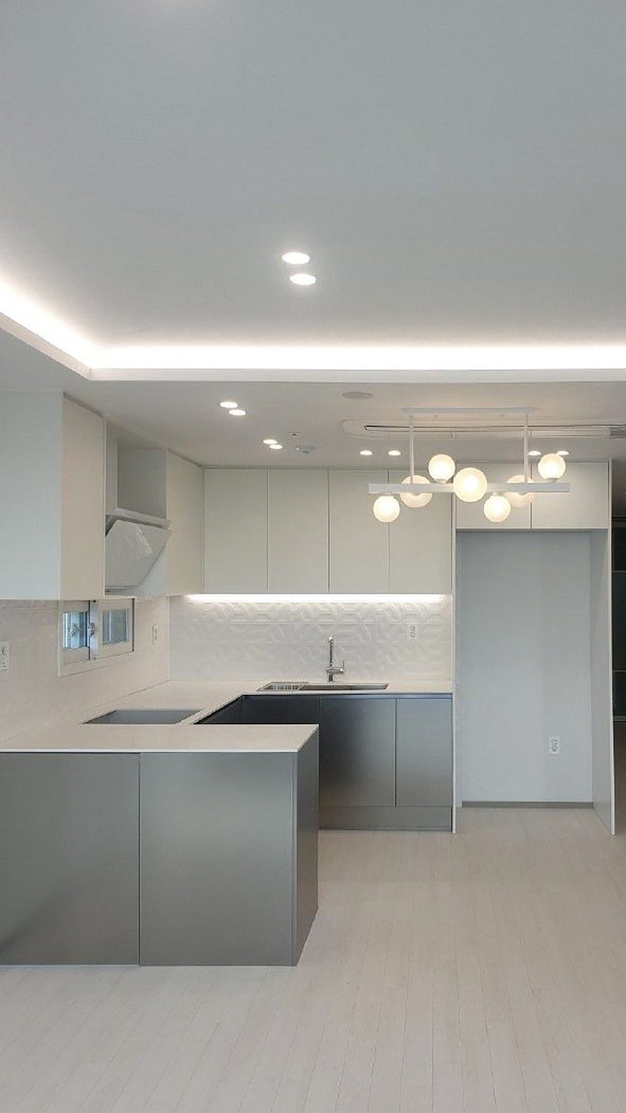 Suwon New Construction Apartment Suwon, Korea — interior by HDG