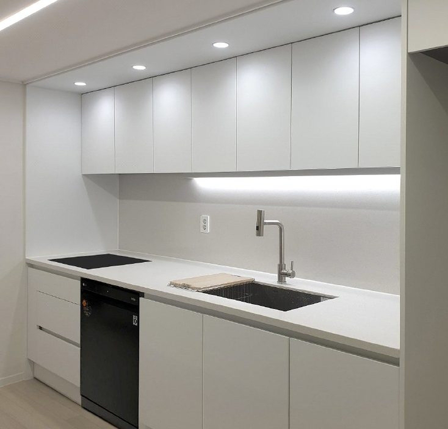 Yeokchon -dong House Remodeling — interior by HDG