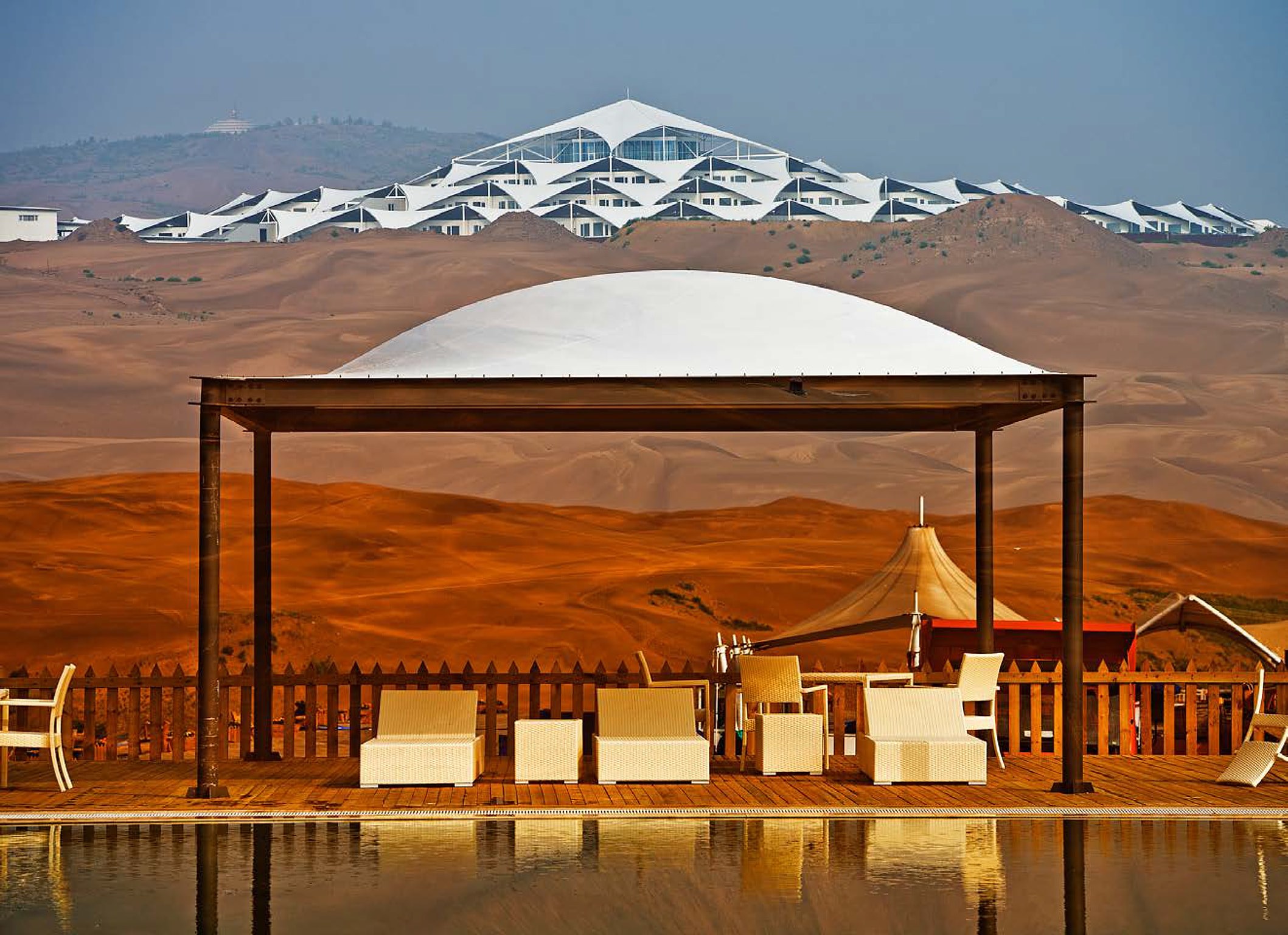 Xingshawan Desert Lotus Hotel Eerduosi China — by HDG