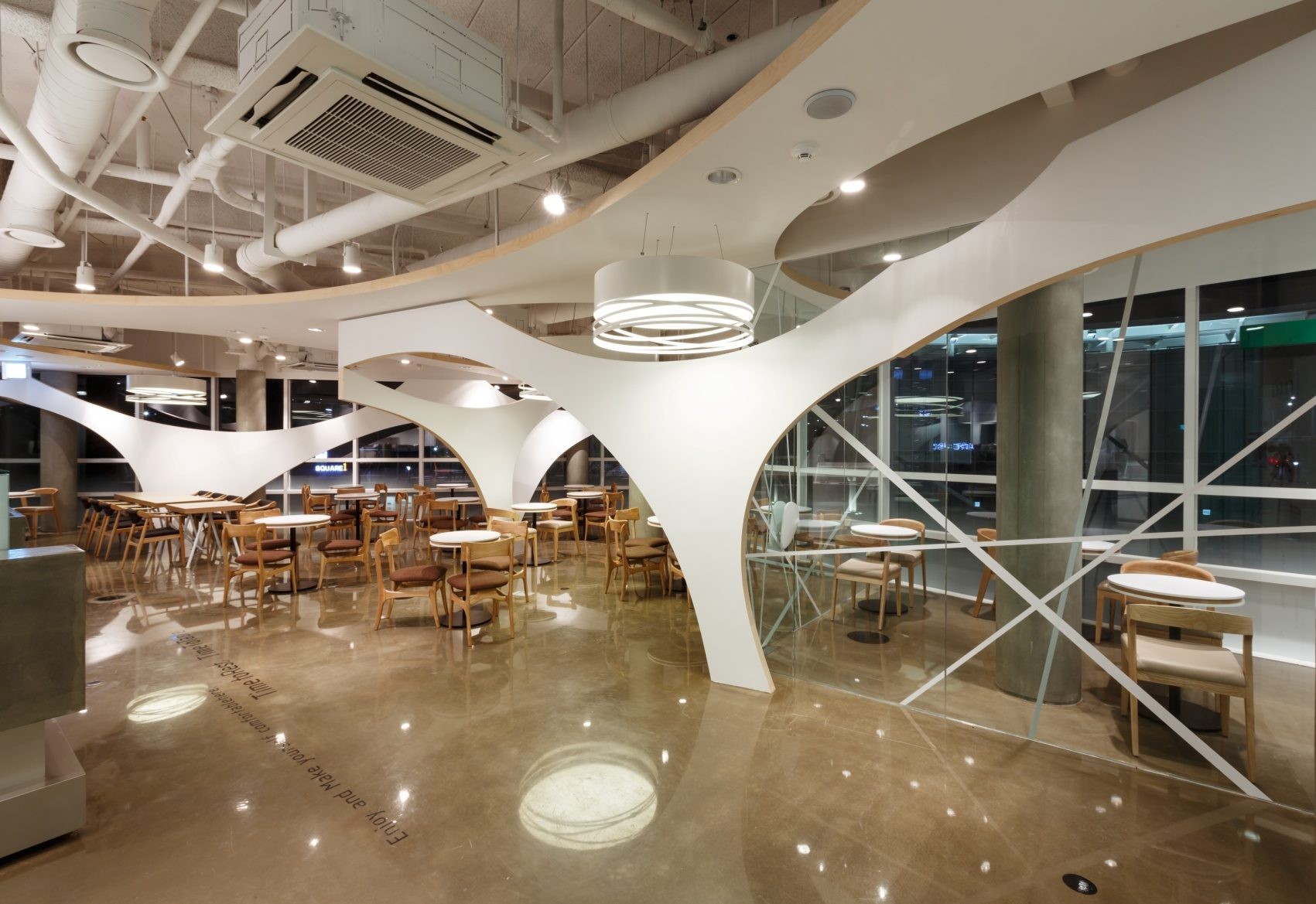 Coffee ‘n Loaf Seoul Korea — interior by HDG