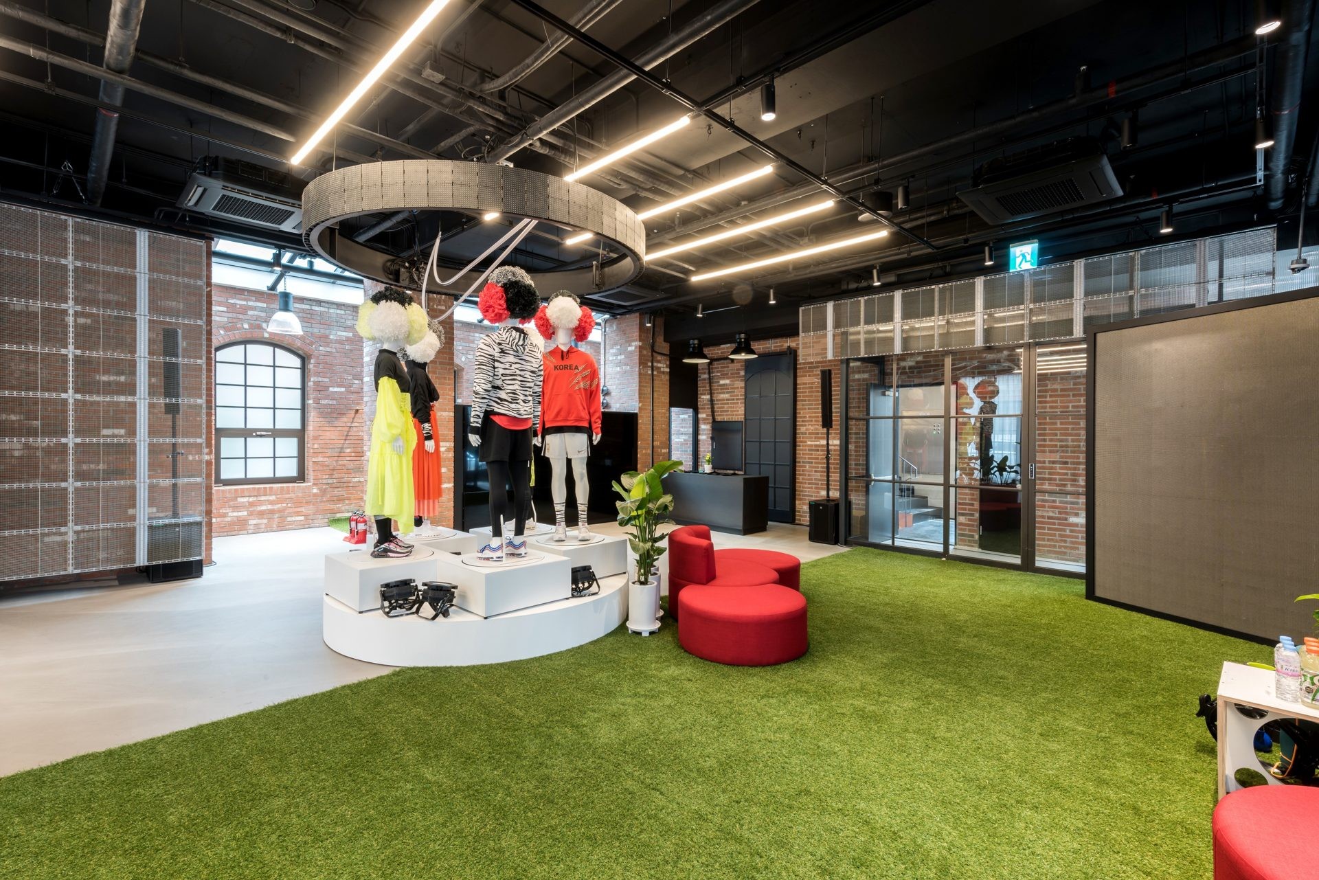 NIKE Circle 81 Seoul Korea — interior by HDG