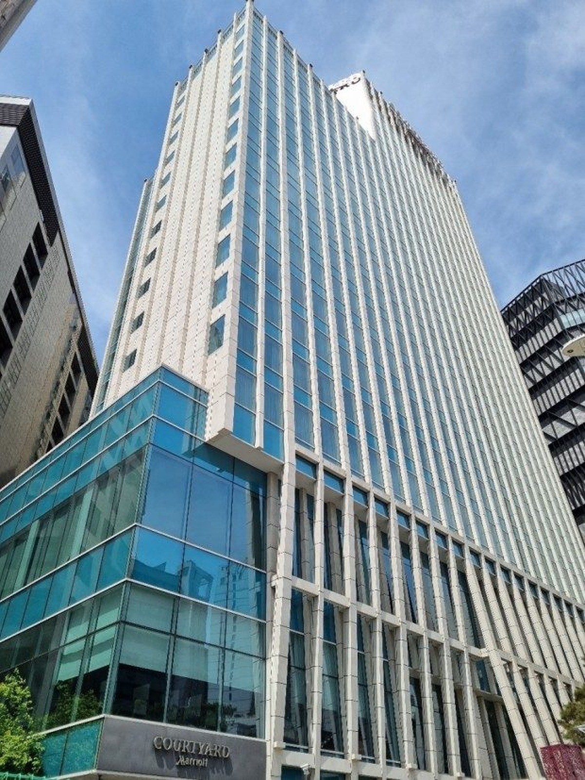 Courtyard Marriott Namdaemun Seoul Korea — interior by HDG